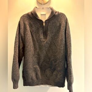 Orvis 100% Wool men’s 1/4 zip sweater.  Size XLarge